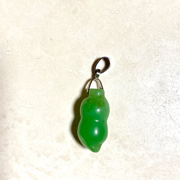 2/20$, Whimsical Green Pea Pod Glass Pendant - Picture 3 of 8